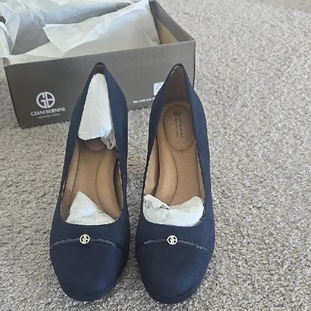 Giani Bernini Heels - Picture 1 of 5